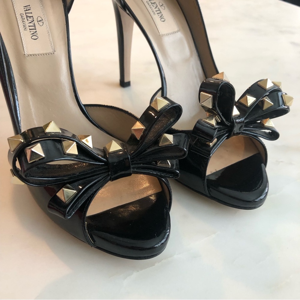 Valentino Black Rockstud D'Orsay Pumps NEW 7.5 - Picture 2 of 14